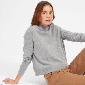 Everlane Sweater - The Cashmere Crop Mockneck in Heather Grey size small
